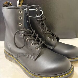 Dr. Martens Women's 1460 8 Eye Leather Combat Boots BLACK SMOOTH US -11 Airwave